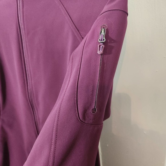 Marmot Gravity Jacket
Windbreaker
Lightweight Coat
Dark Purple Medium - Picture 8 of 14